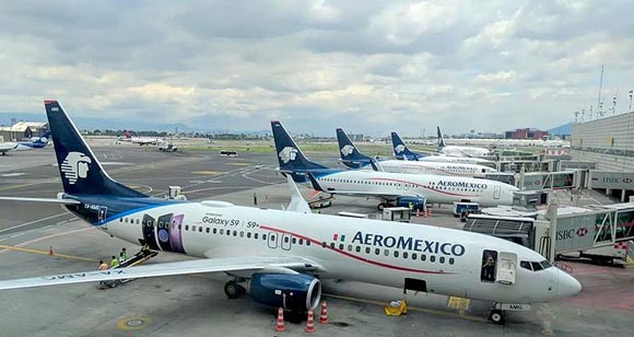 Corte libera recursos para recorte de 766 sobrecargos en Aeroméxico