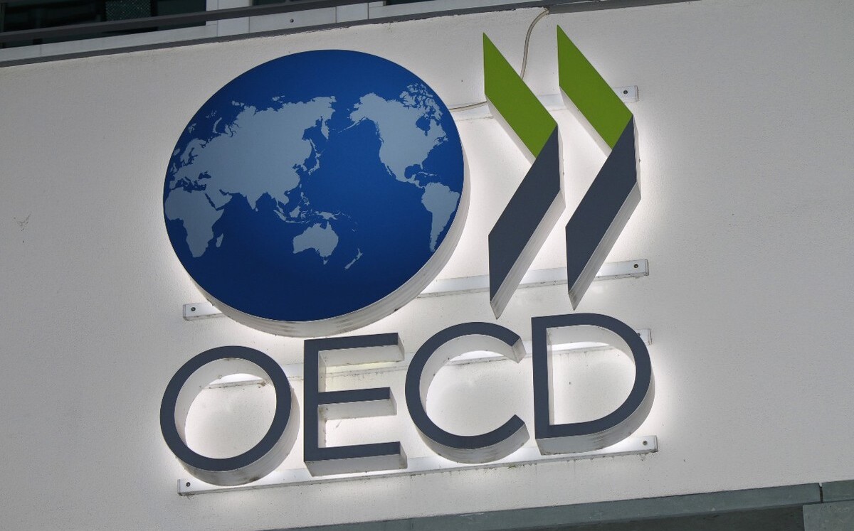 Desempleo en la OCDE se mantuvo estable en agosto de 2022, en 4.9%