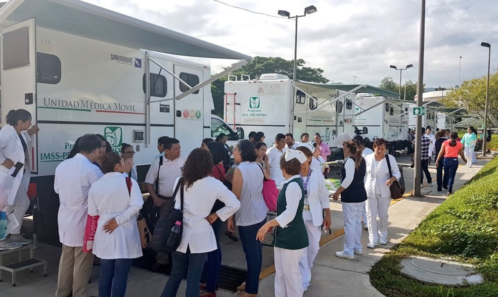 El IMSS va casa por casa en Oaxaca para apoyo de damnificados 