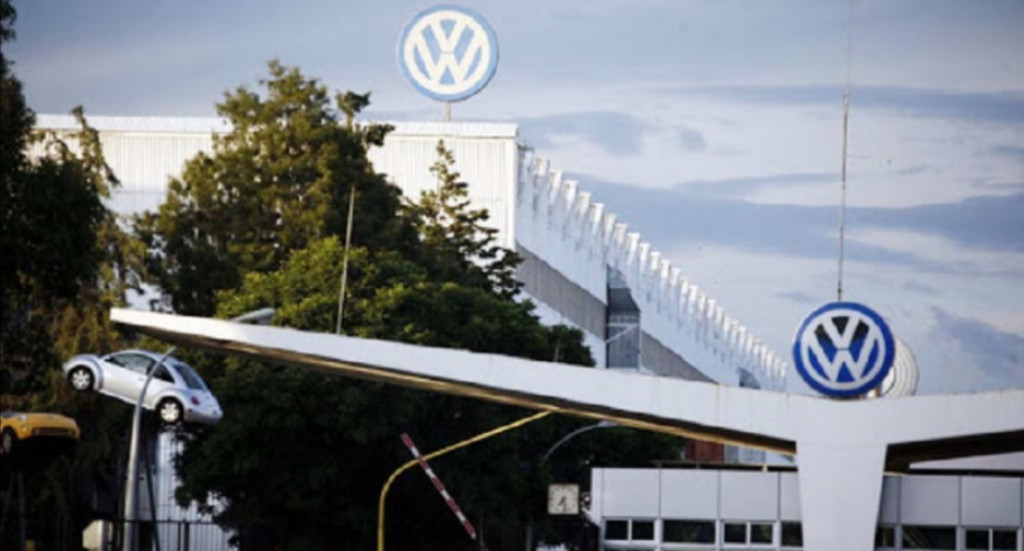 Logra VW México acuerdo de revisión con sindicato