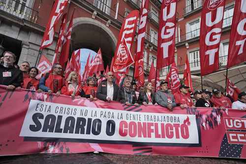 Marchan sindicalistas en España; exigen un incremento salarial