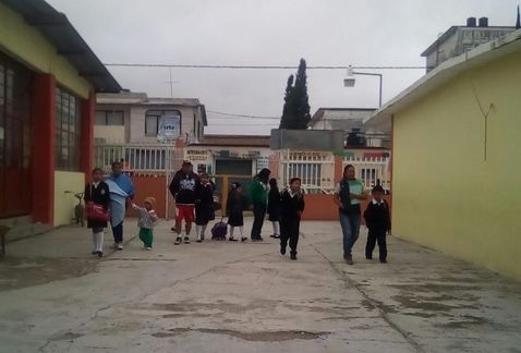 Notifican cese a mil 239 maestros en Oaxaca